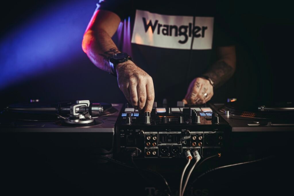 Tommy Pommier, DJ & vidéaste en Ardèche